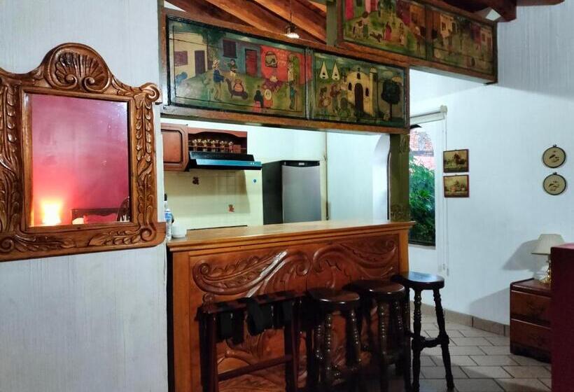 اتاق لوکس سه تخته, La Casa B & B