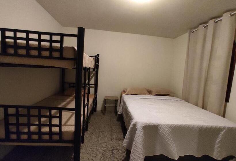 اتاق استاندارد چهار تخته, Blue Moon Hostel