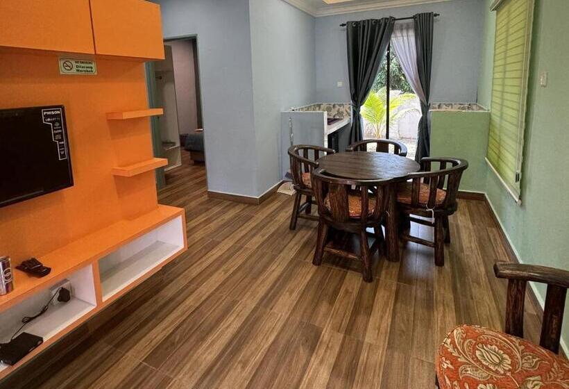 Люкс Повышенной Комфортности, Capital O 90949 Pelangi Beach Resort Mersing