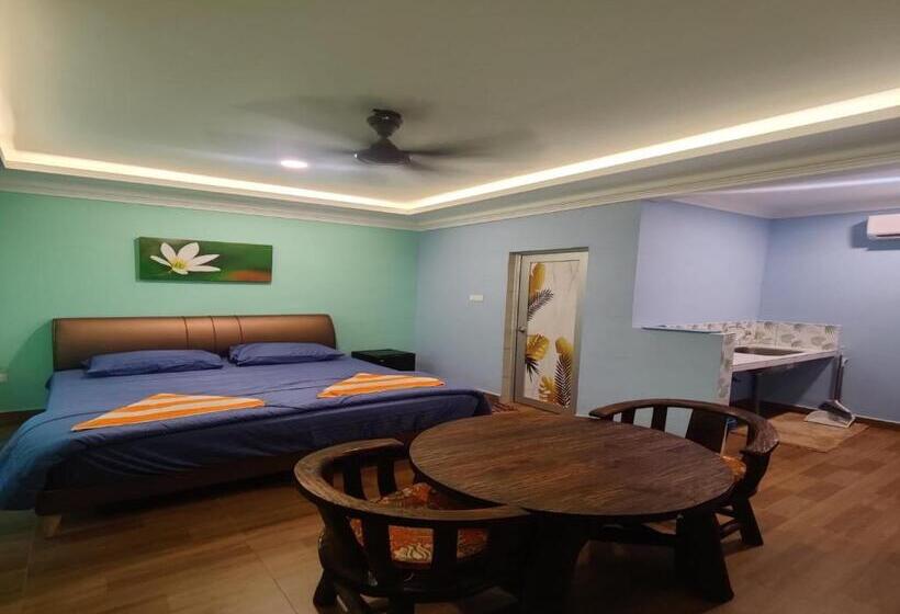 غرفة سوبيريور, Capital O 90949 Pelangi Beach Resort Mersing