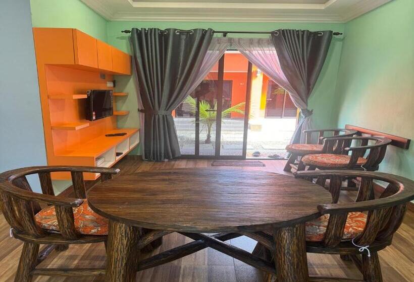 Студия Стандарт, Capital O 90949 Pelangi Beach Resort Mersing
