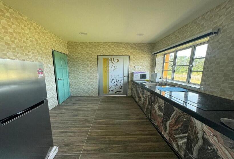 Президентский Люкс, Capital O 90949 Pelangi Beach Resort Mersing