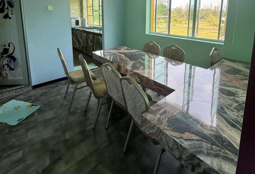 جناح رئاسى, Capital O 90949 Pelangi Beach Resort Mersing