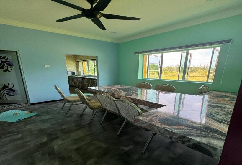 جناح رئاسى, Capital O 90949 Pelangi Beach Resort Mersing