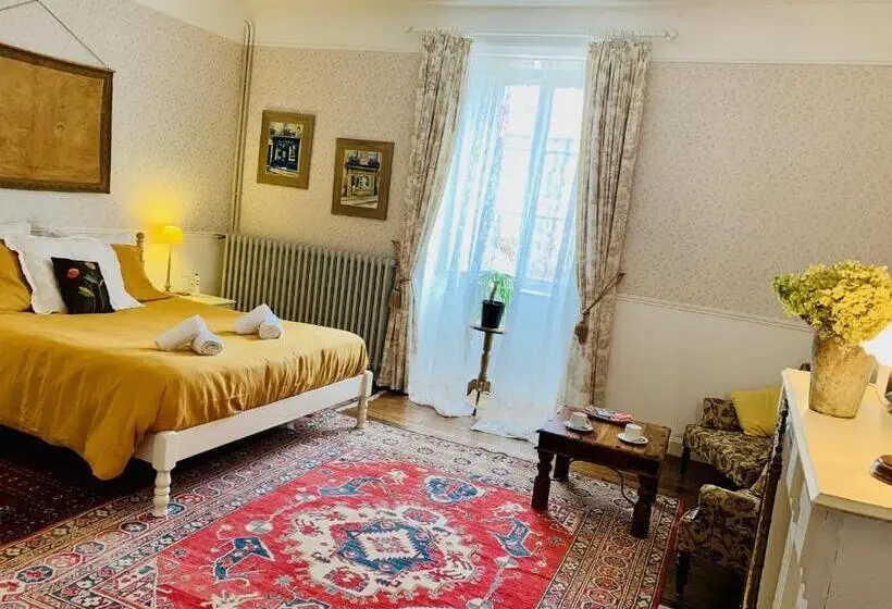 デラックストリプルルーム, Maison D Hôtes De L Ancien Couvent Des Carmes
