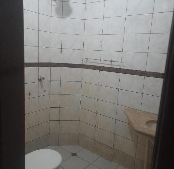 חדר סטנדרט יחיד, Quarto Para Temporada