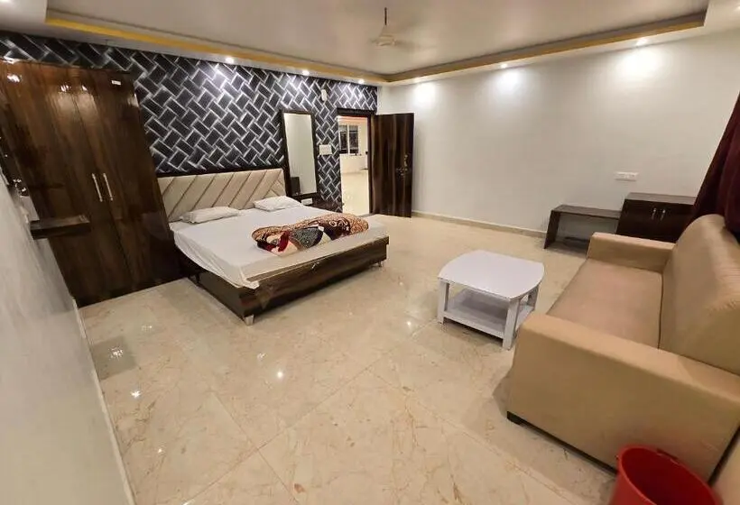 デラックスルーム, Sarojini Garden Hotel & Restaurant