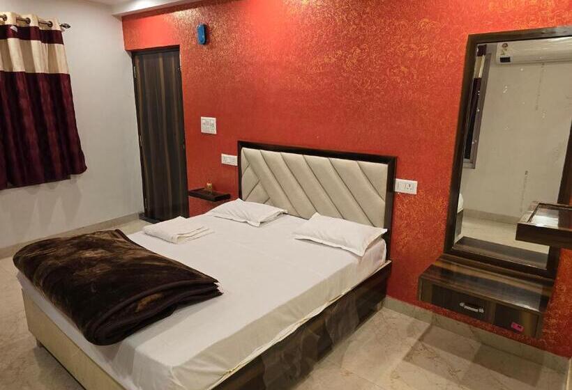 غرفة ديلوكس سرير كينج, Sarojini Garden Hotel & Restaurant