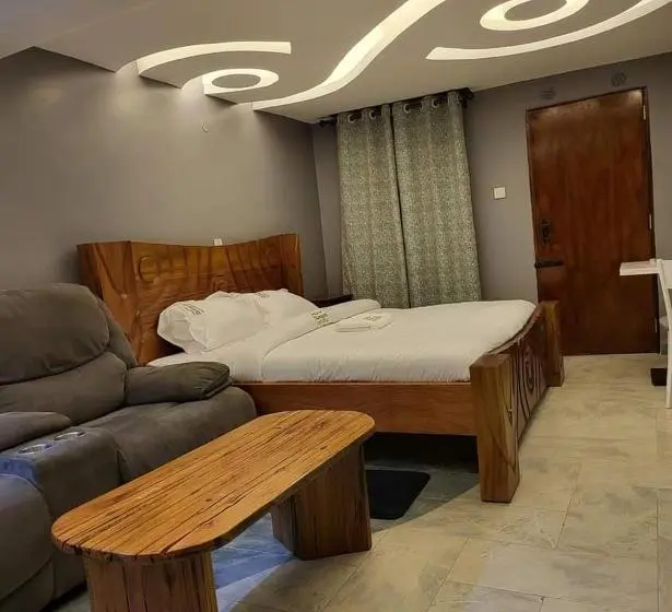 سوییت با چشم‌انداز باغ, Oleng Oti Gardens