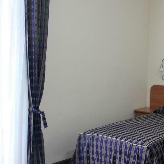 اتاق استاندارد یک نفره, B&b Luna Blu