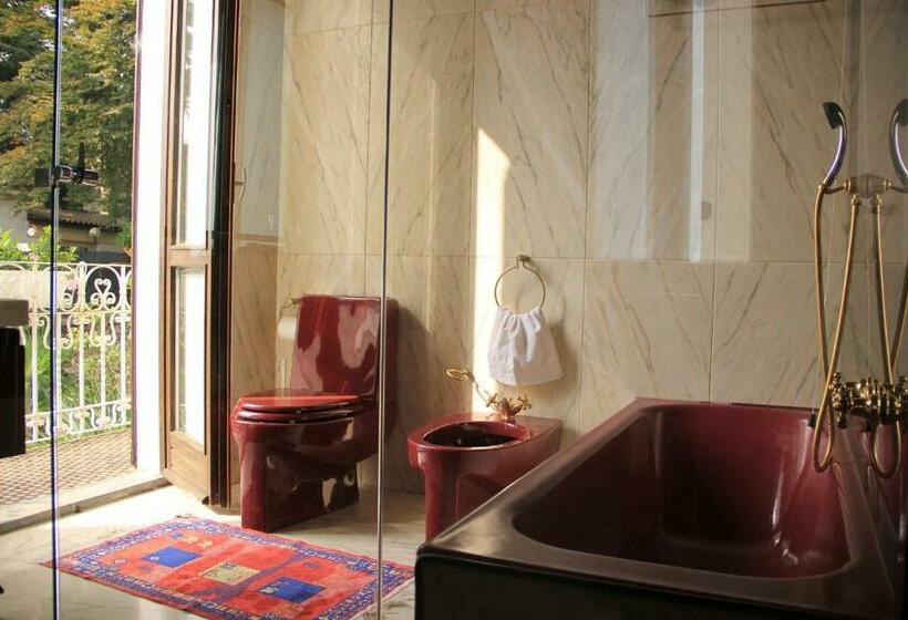 سوئیت جونیور با تراس, Villa Adriana Varese