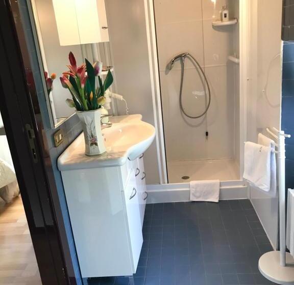 اتاق استاندارد, Villa Adriana Varese