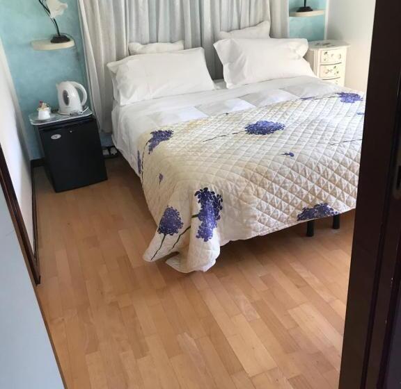 اتاق استاندارد, Villa Adriana Varese