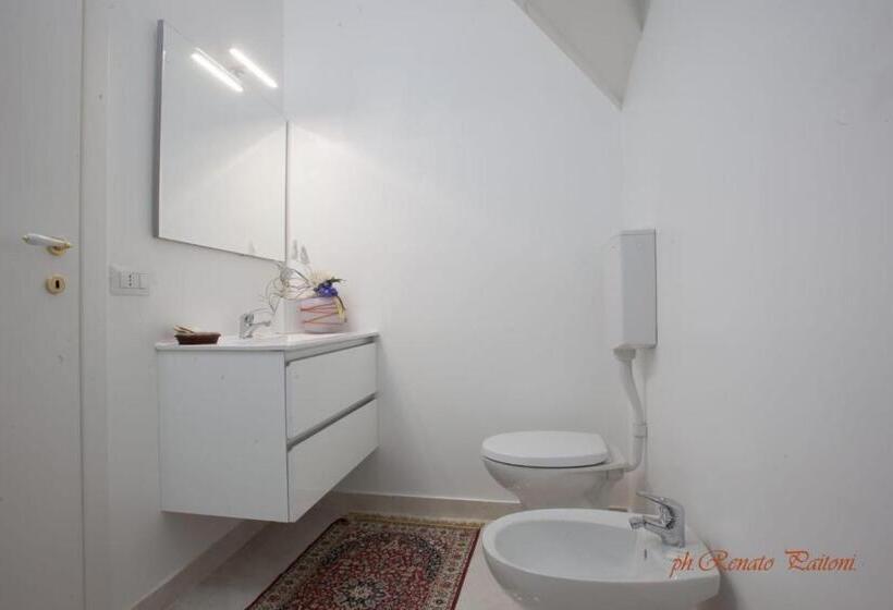 اتاق استاندارد سه نفره, Villa Adriana Varese