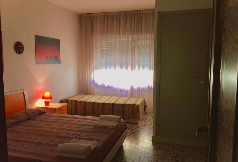 Standard Triple Room, Catalan Room S