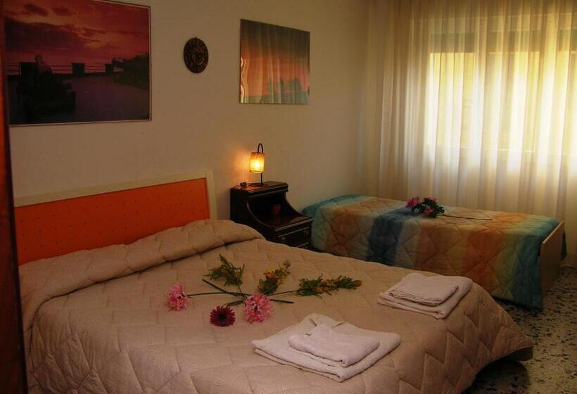 חדר סטנדרט לשלושה, Catalan Room S