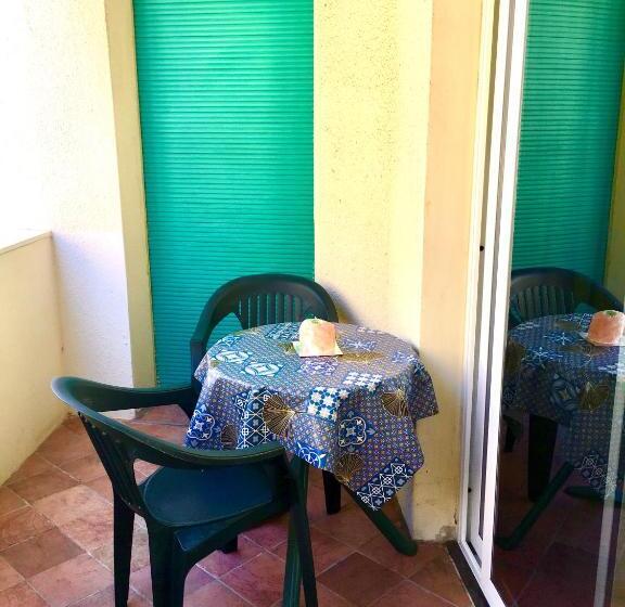 Standard Room, Catalan Room S