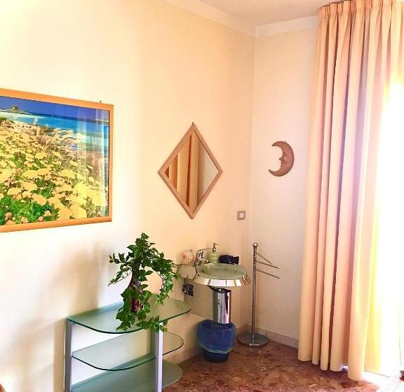 Standard Room, Catalan Room S