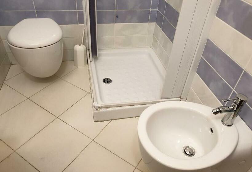 استودیوی استاندارد, Elisart Guest House