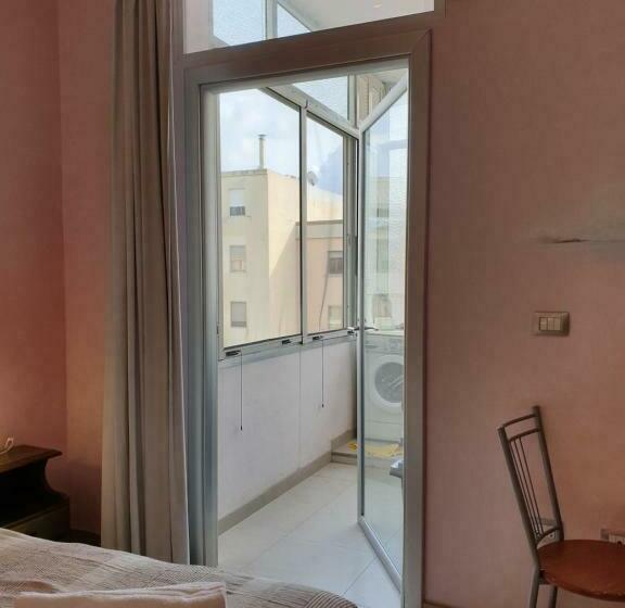 استودیوی استاندارد, Elisart Guest House