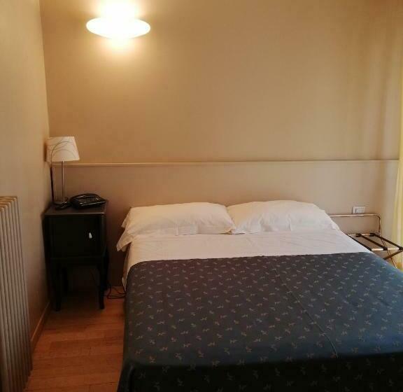 חדר קומפורט יחיד, Corso Alaxi Hotels