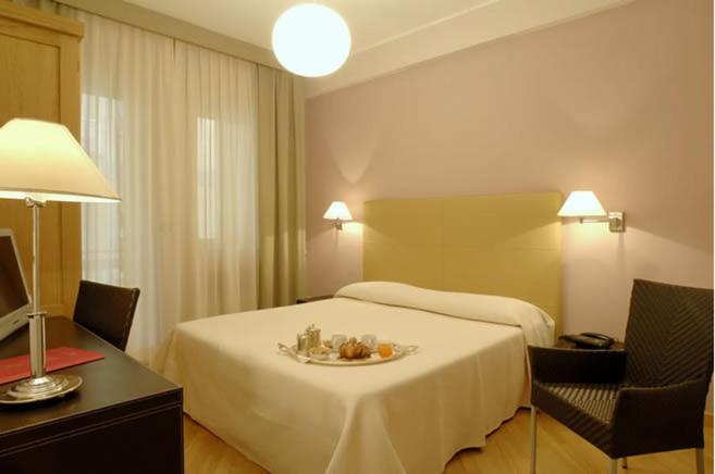 חדר קומפורט לשלושה, Corso Alaxi Hotels