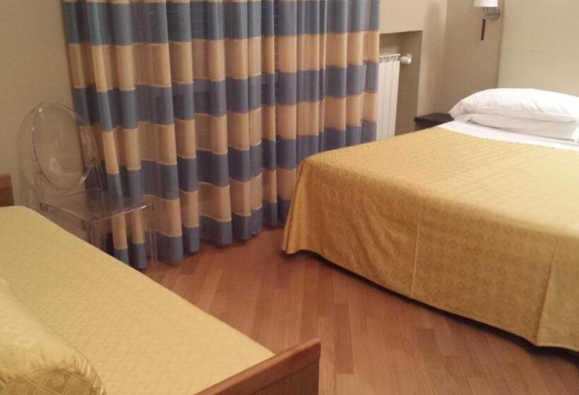 חדר קומפורט לשלושה, Corso Alaxi Hotels