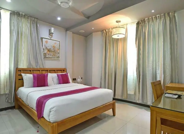 سوییت لوکس, Airport Comfort Inn Premium
