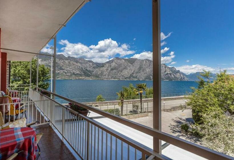 اتاق استاندارد با چشم‌انداز دریاچه, Al Molino