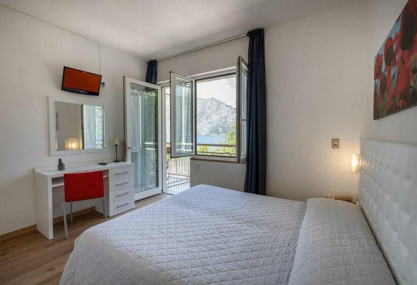 اتاق استاندارد با چشم‌انداز دریاچه, Al Molino