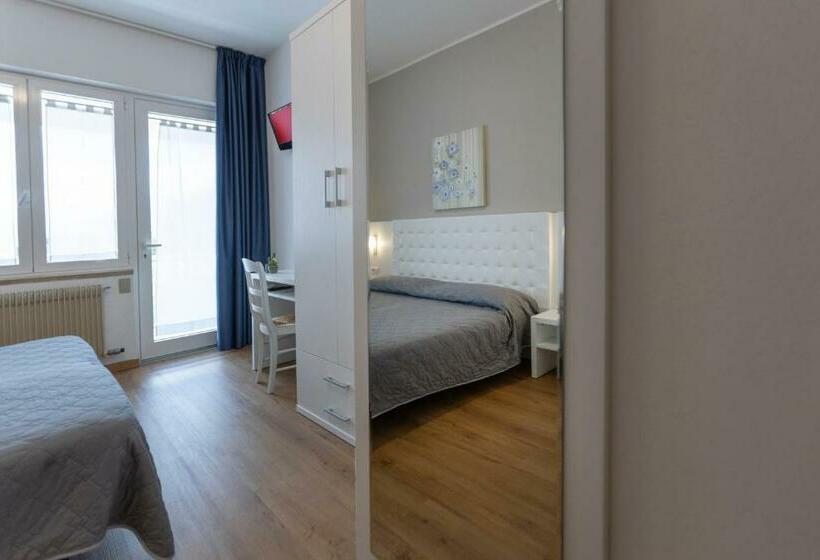 اتاق استاندارد با چشم‌انداز دریاچه, Al Molino