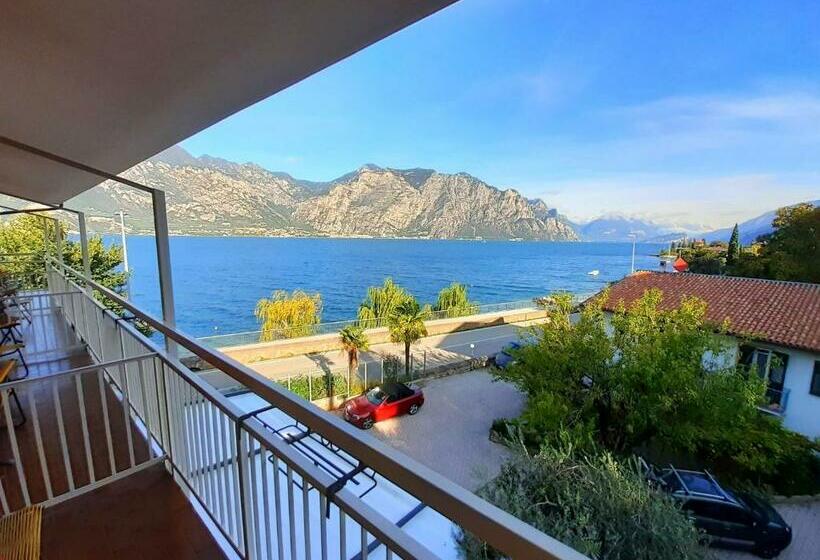 اتاق استاندارد با چشم‌انداز دریاچه, Al Molino