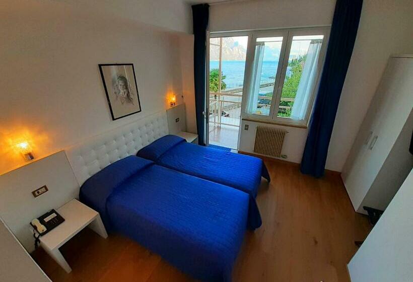 اتاق استاندارد با چشم‌انداز دریاچه, Al Molino