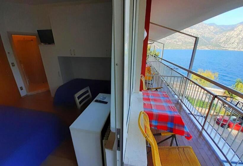 اتاق استاندارد سه نفره, Al Molino