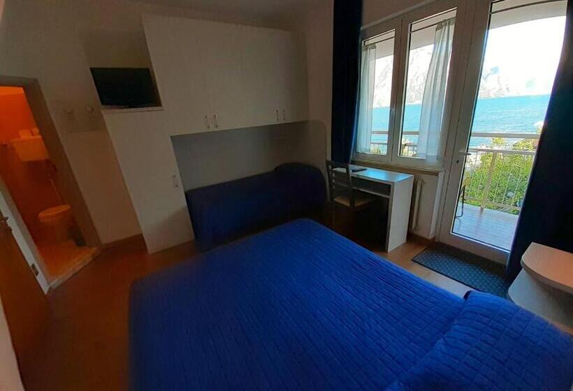 اتاق استاندارد سه نفره, Al Molino