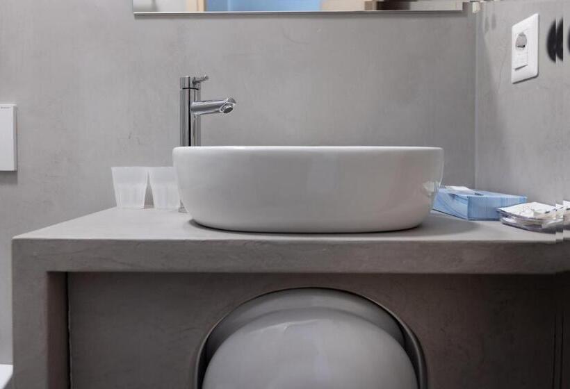 اتاق استاندارد سه نفره, Al Molino