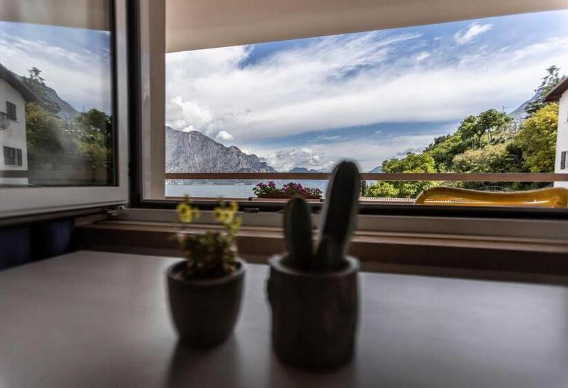 اتاق استاندارد سه نفره, Al Molino