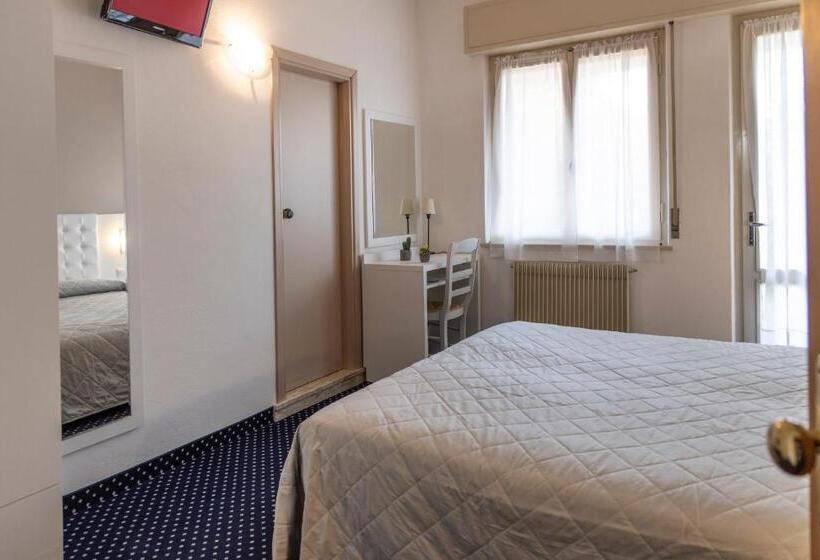 اتاق استاندارد با چشم‌انداز کوهستان, Al Molino