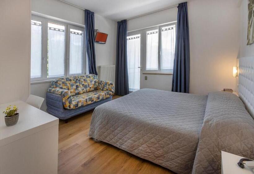 اتاق استاندارد سه نفره, Al Molino