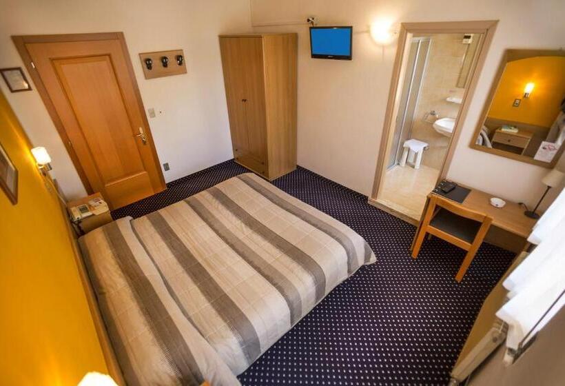 اتاق استاندارد با چشم‌انداز کوهستان, Al Molino