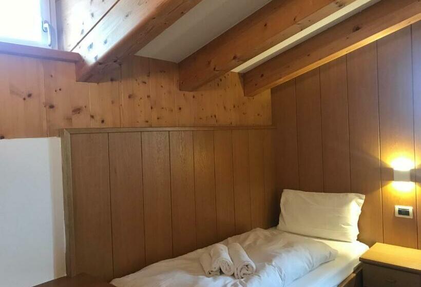 غرفة قياسية فردية, Al Piccolo