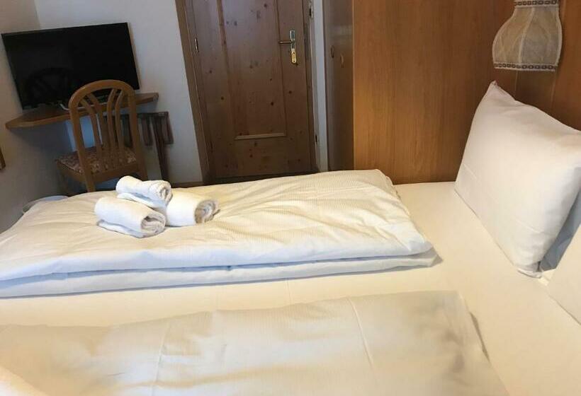 غرفة قياسية فردية, Al Piccolo