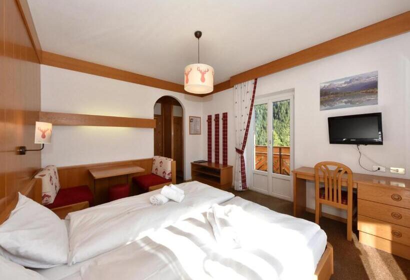 غرفة قياسية مطلة على الجبل, Al Piccolo