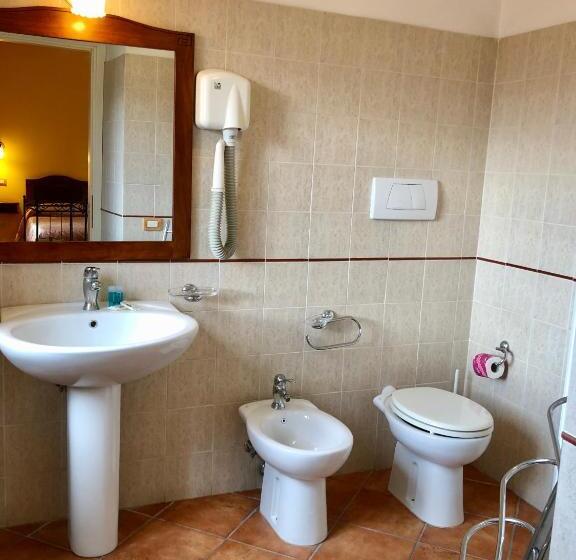 غرفة قياسية رباعية, Mingone Hotel Ristorante