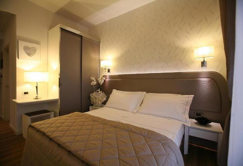 수피리어 룸, Alexander