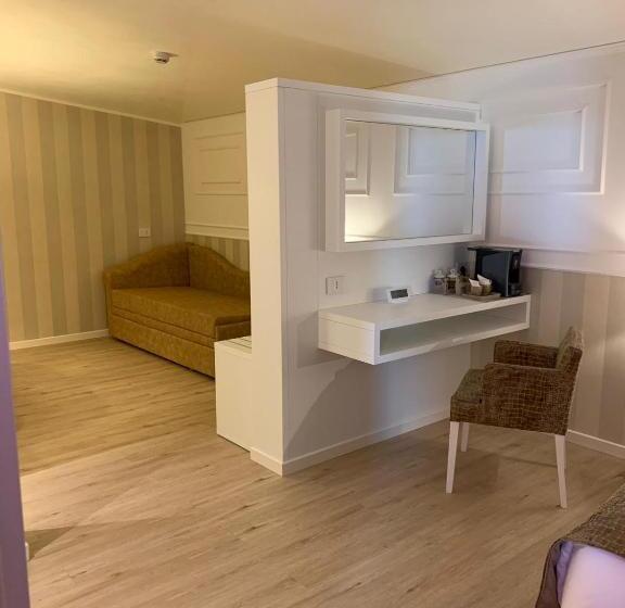 스위트, Alexander