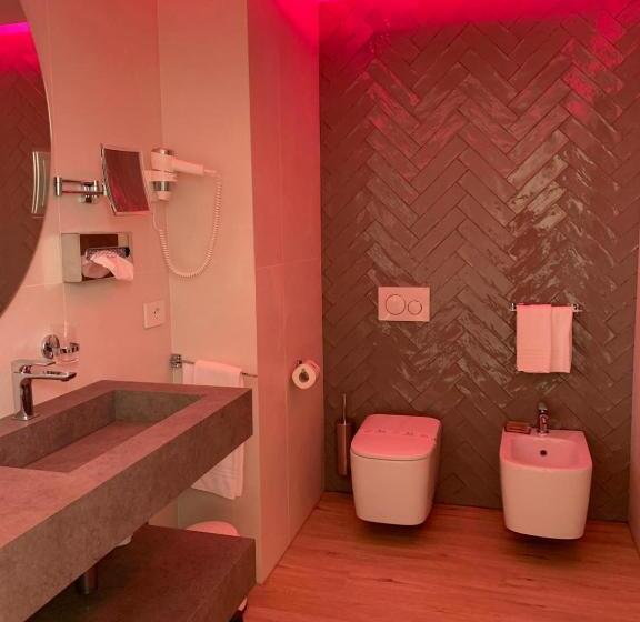 스위트, Alexander