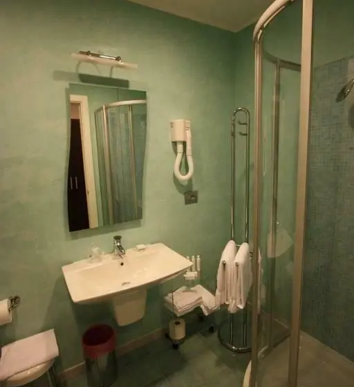 スタンダードトリプルルーム, Bagni Arcobaleno