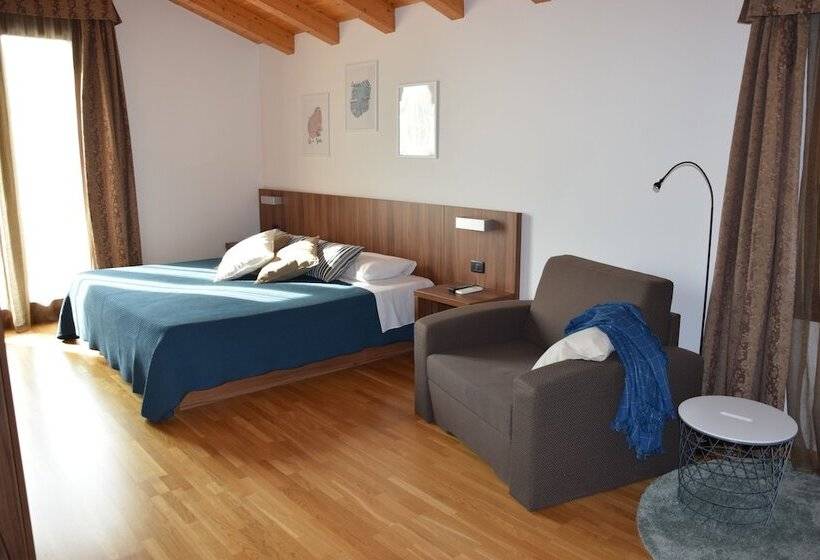 סוויטת ג'וניור, C25