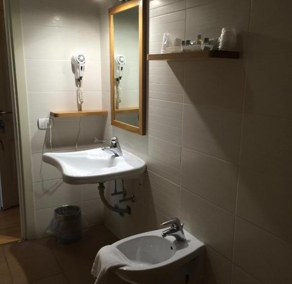 דירה בת חדר שינה 1 עם מרפסת, Concordia